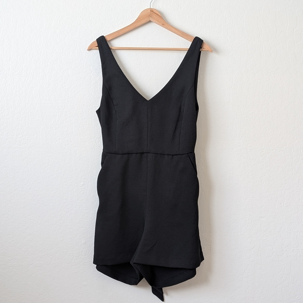 Aritzia Wilfred Ecoulement Black V-Neck Romper w/ Open Back Sz 10- Wear 2 ways!